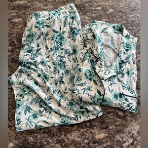 Women’s Floral Pajama Set in Green and White